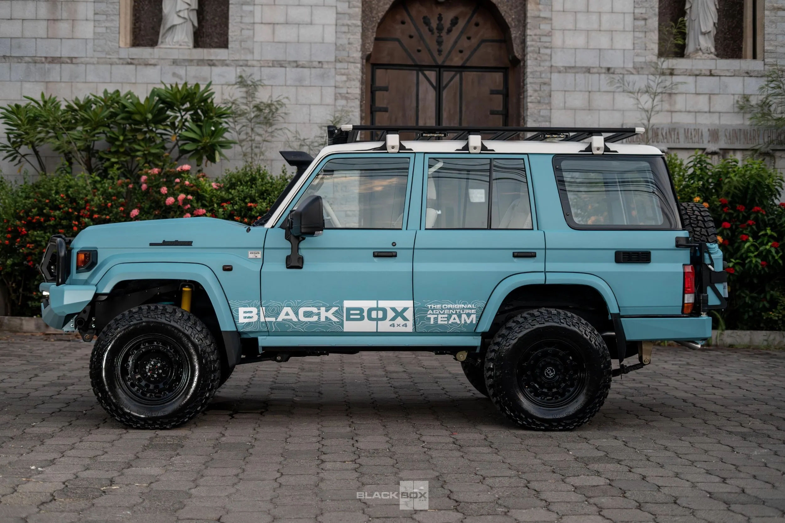 Black Box Toyota Land Cruiser 70